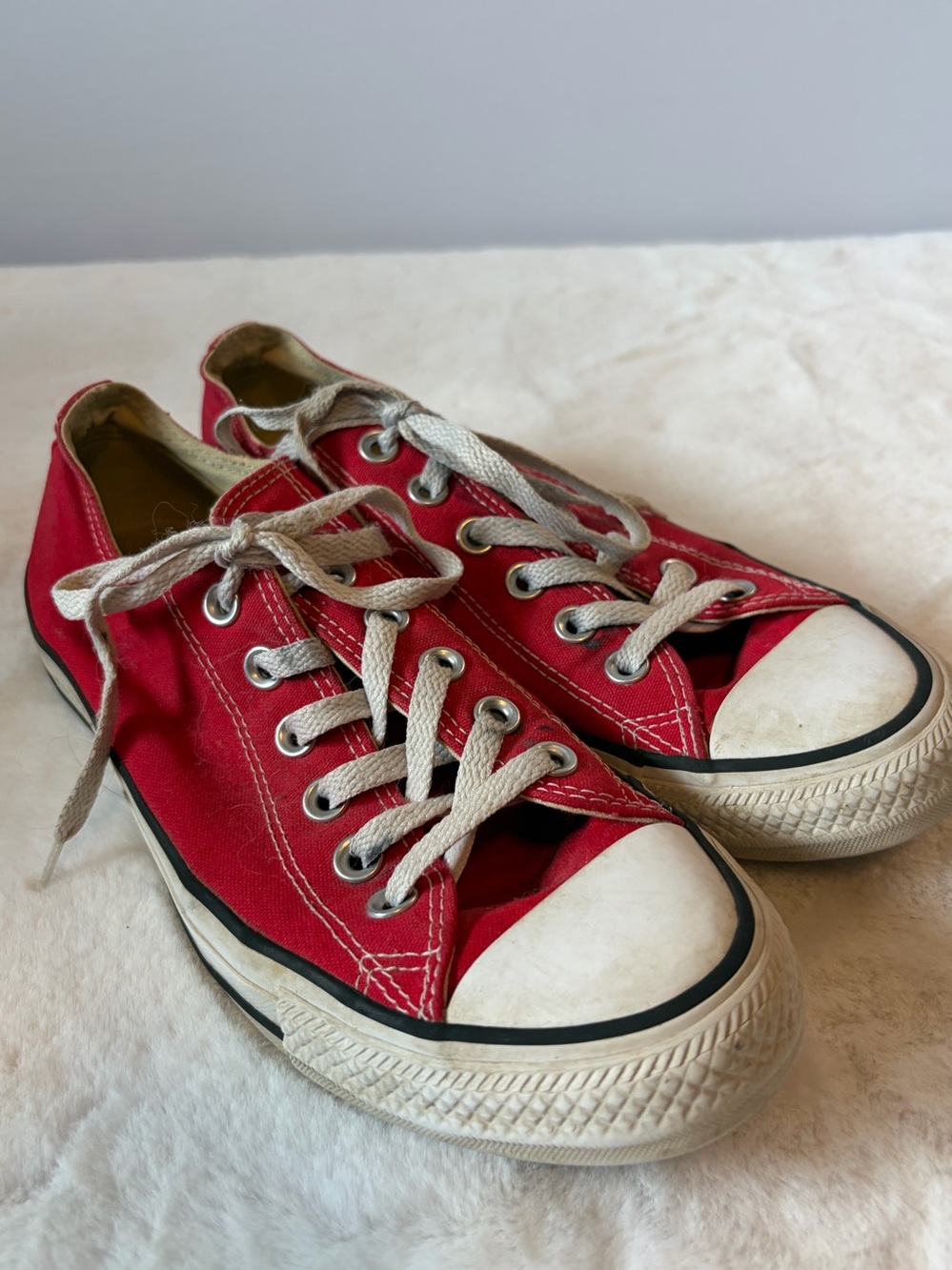 Converse Chuck Taylor All Star Red Low Top Sneakers Women’s 9 Men’s 7